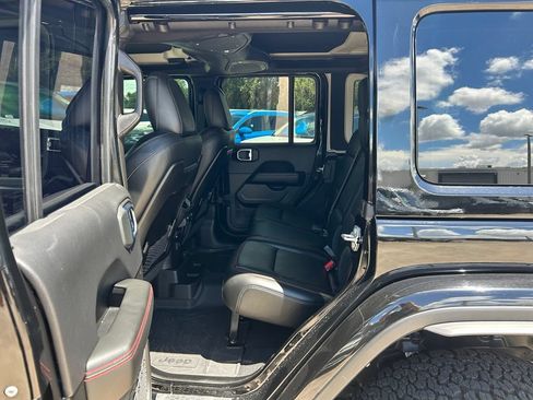 Used 2025 Jeep Wrangler Unlimited Rubicon AWD/4WD image 52