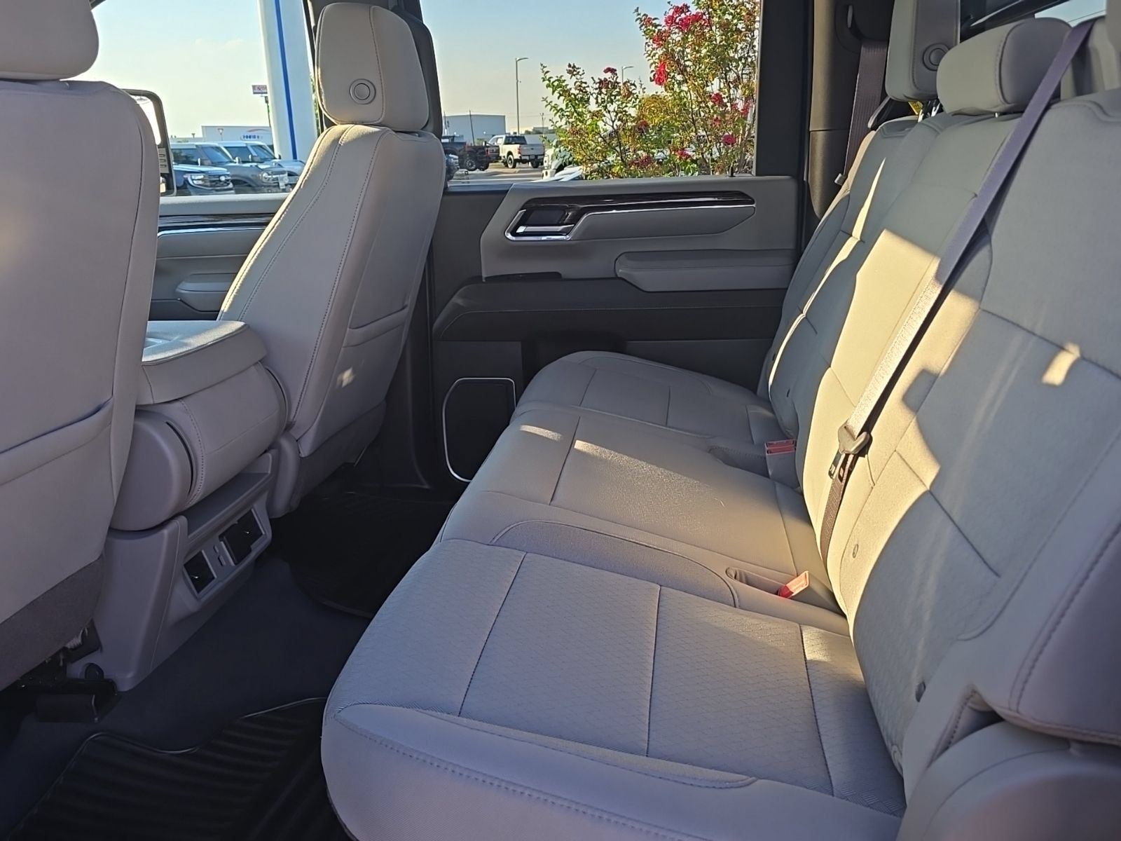 Used 2024 GMC Sierra 3500 SLE w/ SLE Convenience Package AWD/4WD image 13
