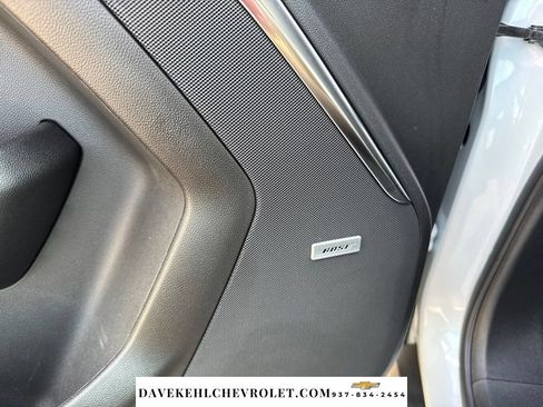 Used 2025 Chevrolet Suburban High Country AWD/4WD image 12