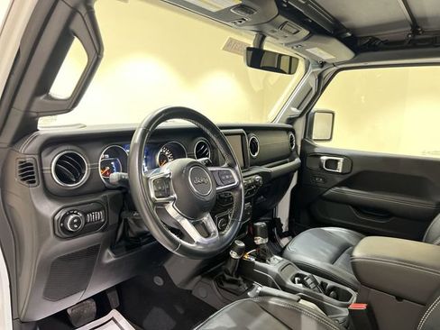 Used 2022 Jeep Gladiator Overland w/ Popular Equipment Package AWD/4WD image 9