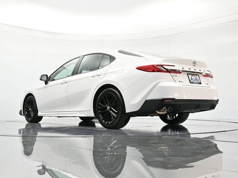 Used 2025 Toyota Camry SE image 41