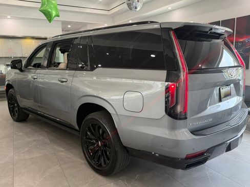 Used 2024 Cadillac Escalade ESV Sport Platinum AWD/4WD image 7
