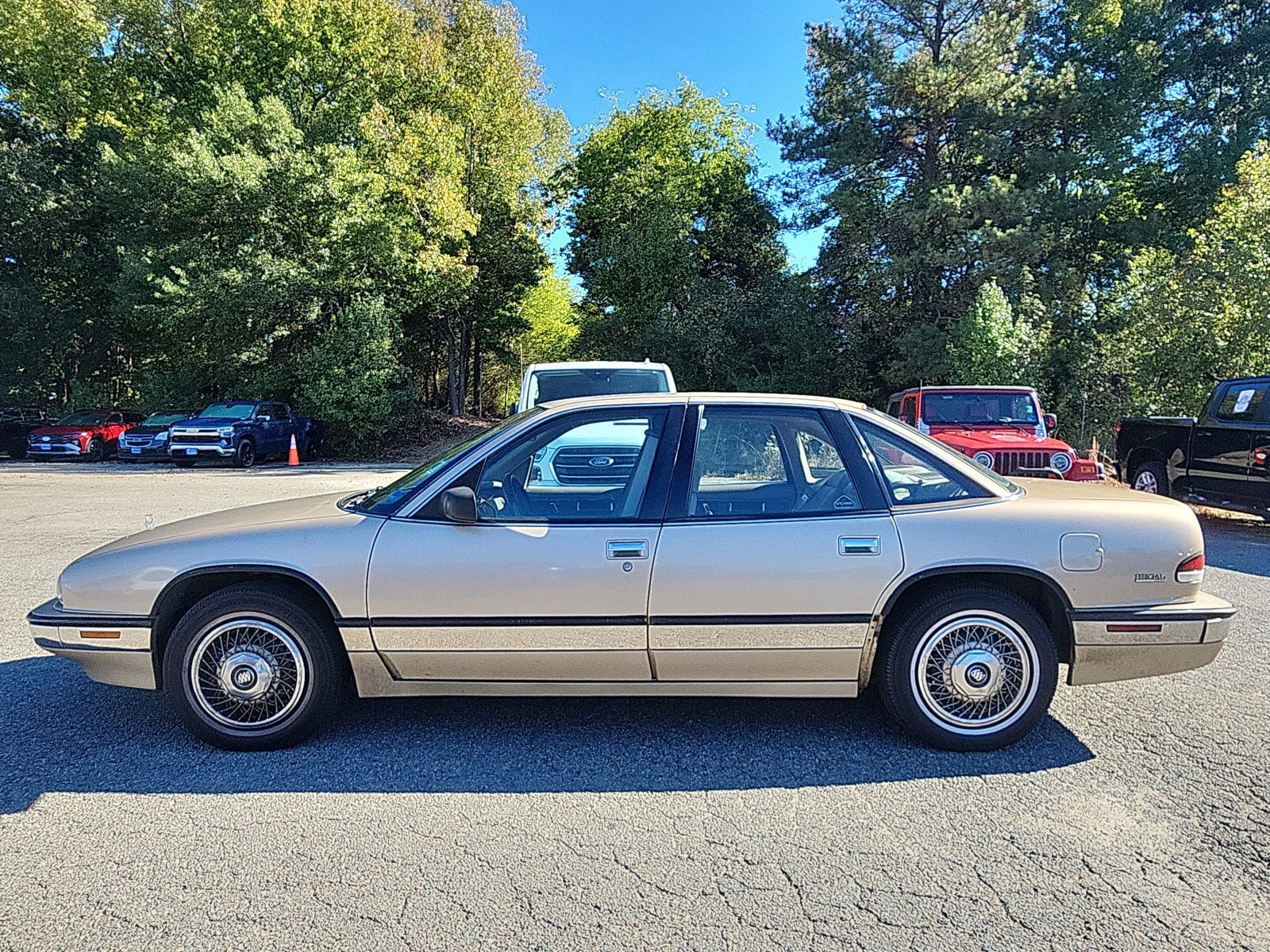 Used 1992 Buick Regal Limited FWD image 2