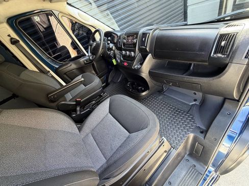 Used 2021 RAM ProMaster 2500 w/ Convenience Group FWD image 21