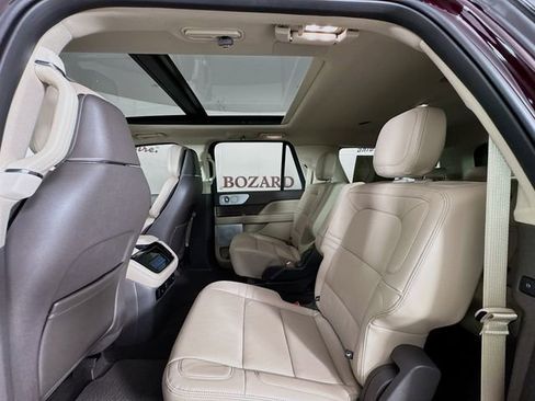 New 2024 Lincoln Navigator L Reserve image 25
