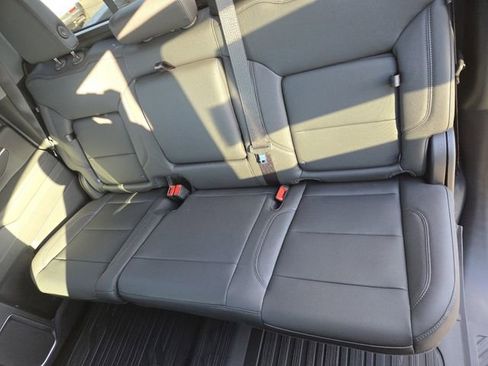 New 2025 GMC Sierra 2500 SLT w/ SLT Premium Package image 31