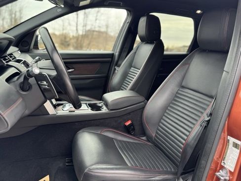 Used 2021 Land Rover Discovery Sport SE R-Dynamic image 10