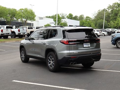 Used 2025 GMC Acadia AT4 w/ Luxury Package AWD/4WD image 7