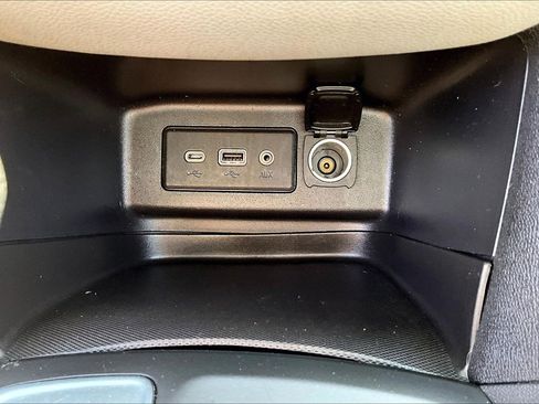 Used 2019 Chevrolet Equinox LS FWD image 31