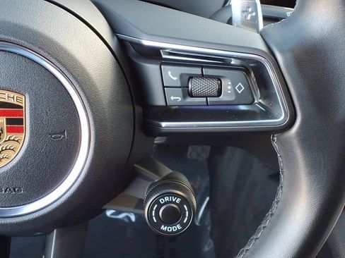 Used 2023 Porsche Macan AWD/4WD image 10