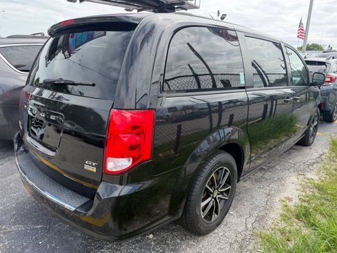 Used 2018 Dodge Grand Caravan GT FWD image 6