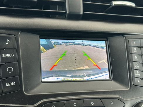 Used 2017 Ford Fusion SE FWD image 18
