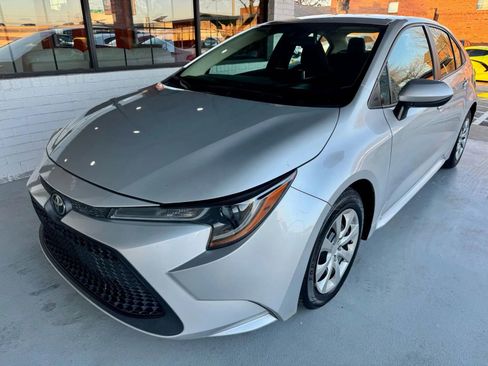 Used 2021 Toyota Corolla LE image 1