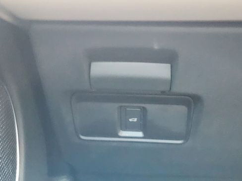 Used 2024 Land Rover Discovery Sport S image 22