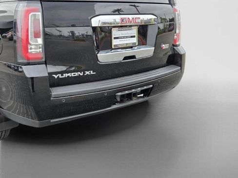Used 2019 GMC Yukon XL SLT AWD/4WD image 4
