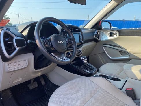 Used 2022 Kia Soul LX w/ Technology Package FWD image 8