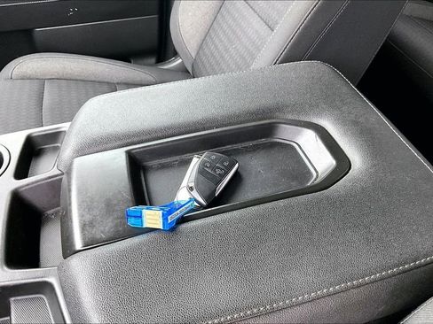 Used 2022 Chevrolet Silverado 1500 LT w/ Z71 Off-Road Package image 35