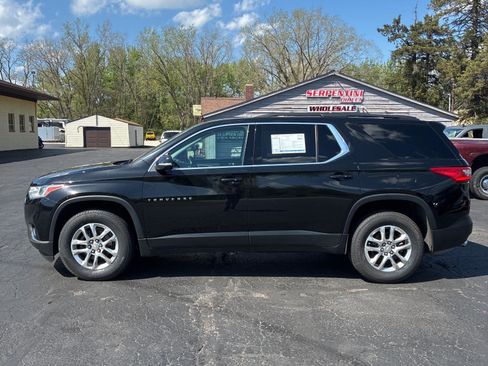 Used 2021 Chevrolet Traverse LT FWD image 4