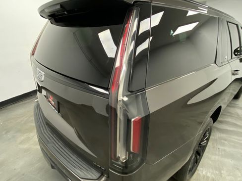 Used 2021 Cadillac Escalade ESV Sport Platinum w/ LPO, ONYX Package image 11