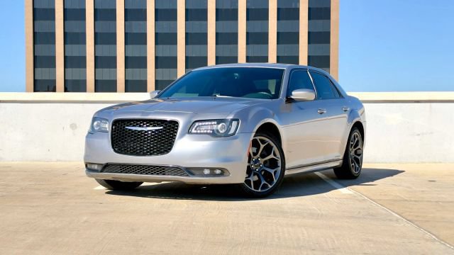 Used 2015 Chrysler 300 S RWD image 1
