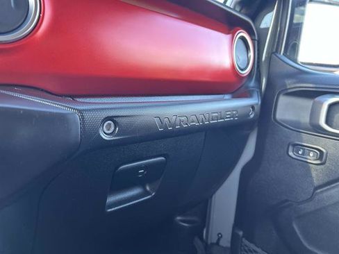 Used 2020 Jeep Wrangler Unlimited Rubicon image 31