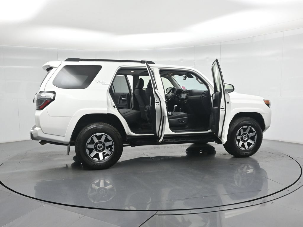 Used 2022 Toyota 4Runner TRD Off-Road Premium AWD/4WD image 5