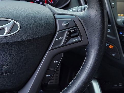 Used 2016 Hyundai Veloster Turbo image 18