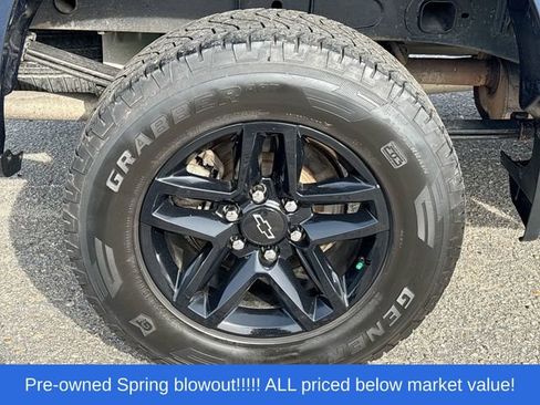 Used 2019 Chevrolet Silverado 1500 Custom Trail Boss w/ Custom Convenience Package AWD/4WD image 11