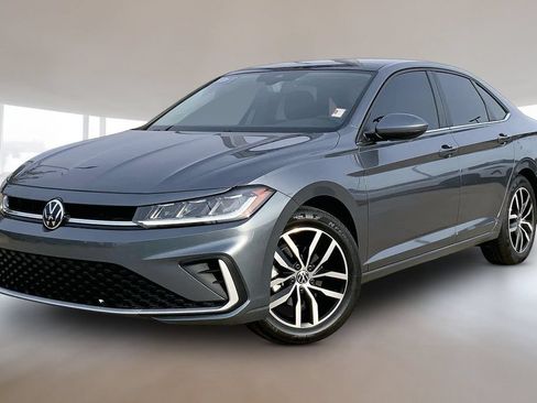 Used 2026 Volkswagen Jetta SE FWD image 1