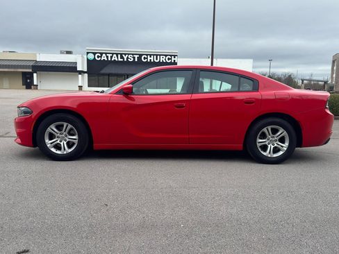 Used 2021 Dodge Charger SXT w/ Leather Interior Group image 6