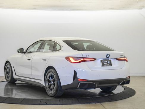 Used 2023 BMW i4 eDrive40 RWD image 2
