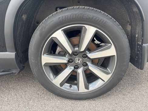 Used 2025 Honda Pilot Elite image 8