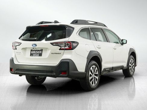 Used 2025 Subaru Outback Premium AWD/4WD image 5