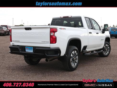 Used 2022 Chevrolet Silverado 2500 Custom w/ Custom Convenience Package AWD/4WD image 4