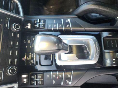 Used 2017 Porsche Cayenne Platinum Edition w/ Premium Package (PJV) image 30