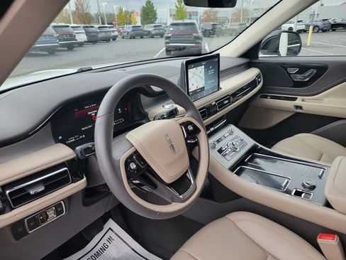 Used 2023 Lincoln Aviator AWD Standard 4dr SUV w/ Premium Package image 26