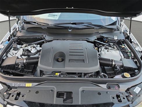 New 2026 Land Rover Discovery Limited Edition image 32