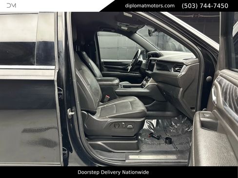 Used 2022 GMC Yukon XL Denali w/ Advanced Technology Package image 20