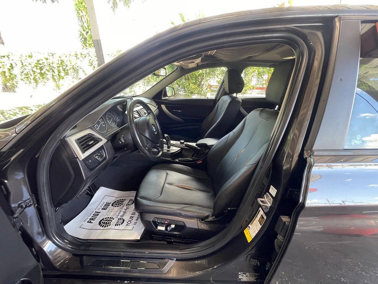 Used 2018 BMW 320i Sedan RWD image 13