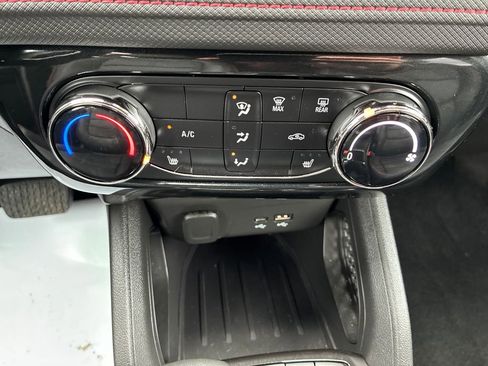 Used 2024 Chevrolet TrailBlazer RS AWD/4WD image 24
