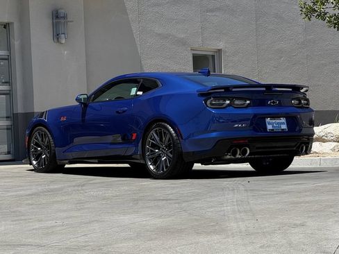Used 2022 Chevrolet Camaro ZL1 RWD image 3