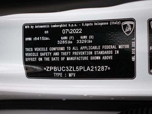 Used 2023 Lamborghini Urus Performante AWD/4WD image 37
