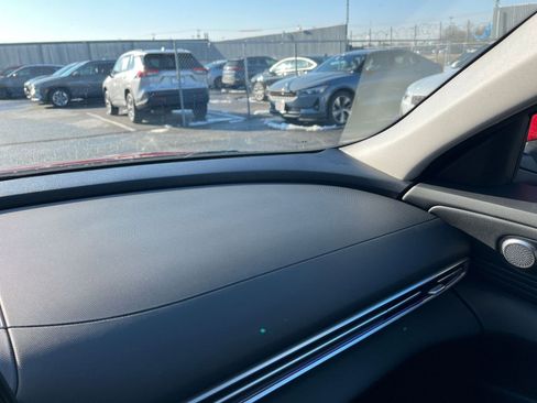 Used 2025 Hyundai Elantra SEL image 34