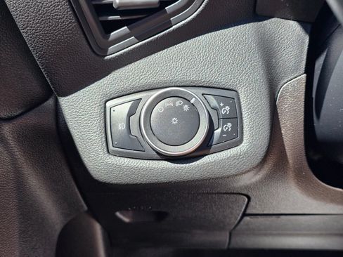 Used 2015 Ford C-MAX Energi SEL w/ Equipment Group 303A FWD image 27