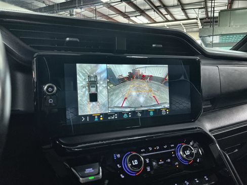 Used 2023 GMC Sierra 1500 AT4X AWD/4WD image 32