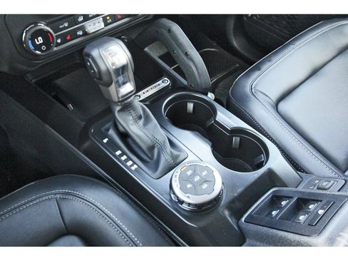 Used 2025 Ford Bronco Badlands w/ Sasquatch Package AWD/4WD image 17