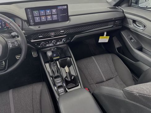 Used 2025 Honda Accord Sport image 31