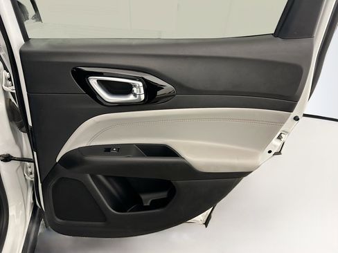 Used 2025 Jeep Compass Limited image 30