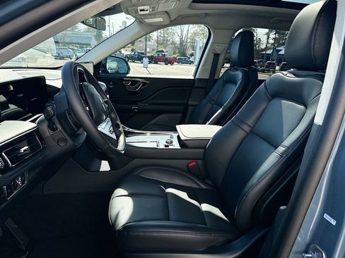 New 2026 Lincoln Aviator Premiere image 8