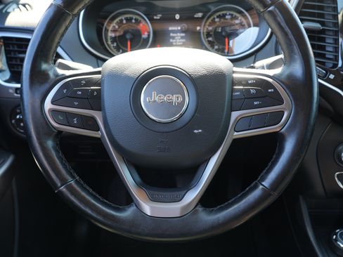 Used 2020 Jeep Cherokee Limited AWD/4WD image 23